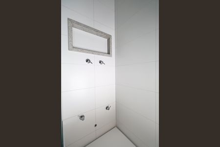 Apartamento à venda com 94m², 3 quartos e 2 vagas Apartamento à venda com 94m², 3 quartos e 2 vagasBanheiro da suíte 2