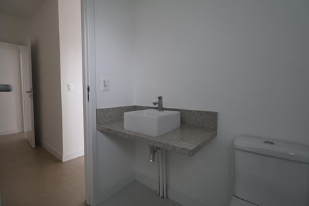 Apartamento à venda com 94m², 3 quartos e 2 vagas Apartamento à venda com 94m², 3 quartos e 2 vagasBanheiro da suíte 2