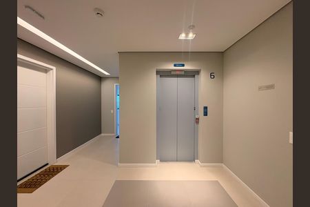 Apartamento à venda com 94m², 3 quartos e 2 vagas Apartamento à venda com 94m², 3 quartos e 2 vagasHall de entrada