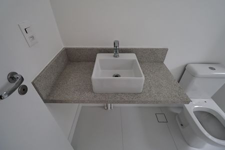 Apartamento à venda com 94m², 3 quartos e 2 vagas Apartamento à venda com 94m², 3 quartos e 2 vagasBanheiro da suíte 1