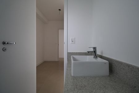 Apartamento à venda com 94m², 3 quartos e 2 vagas Apartamento à venda com 94m², 3 quartos e 2 vagasBanheiro da suíte 2