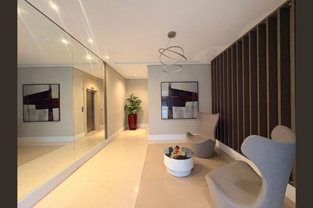 Apartamento à venda com 94m², 3 quartos e 2 vagas Apartamento à venda com 94m², 3 quartos e 2 vagasHall social