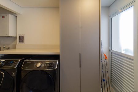 Apartamento à venda com 283m², 3 quartos e 3 vagas Apartamento à venda com 283m², 3 quartos e 3 vagasÁrea de Serviço