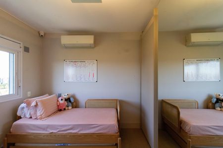 Apartamento à venda com 283m², 3 quartos e 3 vagas Apartamento à venda com 283m², 3 quartos e 3 vagasQuarto
