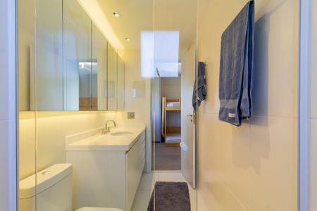 Apartamento à venda com 283m², 3 quartos e 3 vagas Apartamento à venda com 283m², 3 quartos e 3 vagasSuíte 2