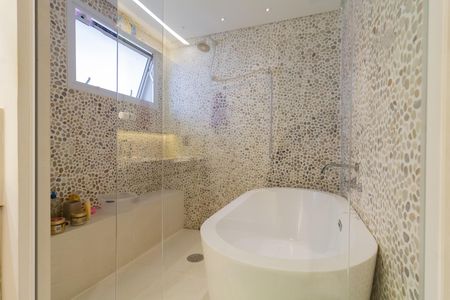 Apartamento à venda com 283m², 3 quartos e 3 vagas Apartamento à venda com 283m², 3 quartos e 3 vagasSuíte master
