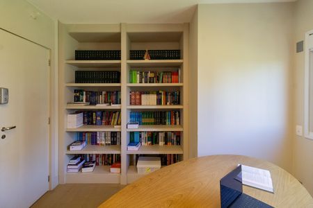 Apartamento à venda com 283m², 3 quartos e 3 vagas Apartamento à venda com 283m², 3 quartos e 3 vagasEscritório