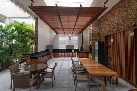 Apartamento à venda com 283m², 3 quartos e 3 vagas Apartamento à venda com 283m², 3 quartos e 3 vagasÁrea comum - Churrasqueira