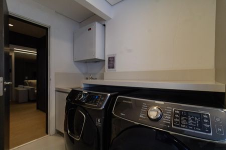 Apartamento à venda com 283m², 3 quartos e 3 vagas Apartamento à venda com 283m², 3 quartos e 3 vagasÁrea de Serviço