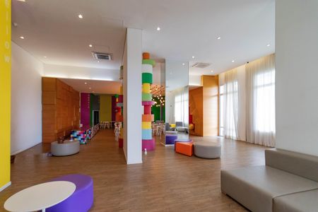 Apartamento à venda com 283m², 3 quartos e 3 vagas Apartamento à venda com 283m², 3 quartos e 3 vagasSalão de Festas