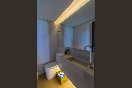 Apartamento à venda com 283m², 3 quartos e 3 vagas Apartamento à venda com 283m², 3 quartos e 3 vagasLavabo