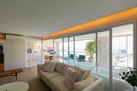 Apartamento à venda com 283m², 3 quartos e 3 vagas Apartamento à venda com 283m², 3 quartos e 3 vagasSala