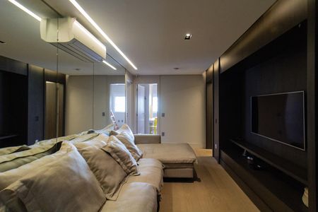 Apartamento à venda com 283m², 3 quartos e 3 vagas Apartamento à venda com 283m², 3 quartos e 3 vagasSala de TV
