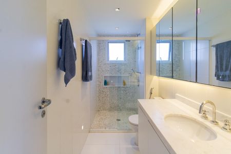 Apartamento à venda com 283m², 3 quartos e 3 vagas Apartamento à venda com 283m², 3 quartos e 3 vagasSuíte 2