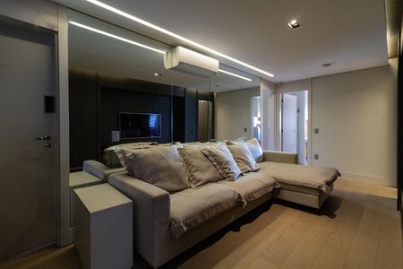 Apartamento à venda com 283m², 3 quartos e 3 vagas Apartamento à venda com 283m², 3 quartos e 3 vagasSala de TV