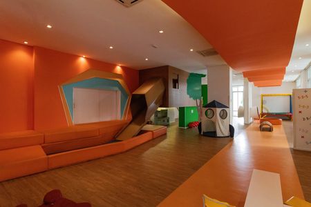 Apartamento à venda com 283m², 3 quartos e 3 vagas Apartamento à venda com 283m², 3 quartos e 3 vagasBrinquedoteca