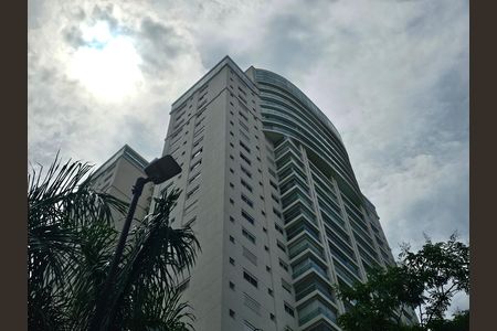 Apartamento à venda com 283m², 3 quartos e 3 vagas Apartamento à venda com 283m², 3 quartos e 3 vagasFachada