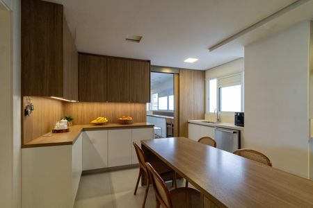 Apartamento à venda com 283m², 3 quartos e 3 vagas Apartamento à venda com 283m², 3 quartos e 3 vagasCozinha