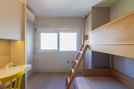 Apartamento à venda com 283m², 3 quartos e 3 vagas Apartamento à venda com 283m², 3 quartos e 3 vagasSuíte 2