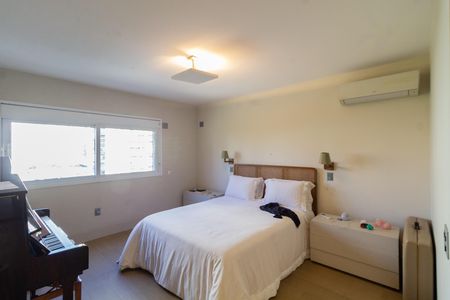 Apartamento à venda com 283m², 3 quartos e 3 vagas Apartamento à venda com 283m², 3 quartos e 3 vagasSuíte master