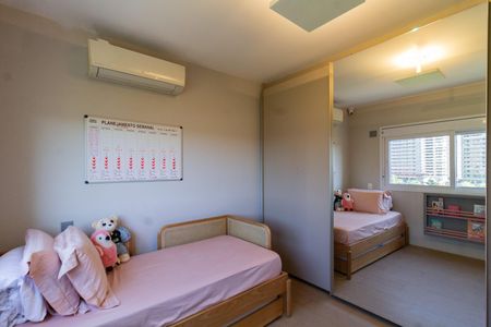 Apartamento à venda com 283m², 3 quartos e 3 vagas Apartamento à venda com 283m², 3 quartos e 3 vagasQuarto