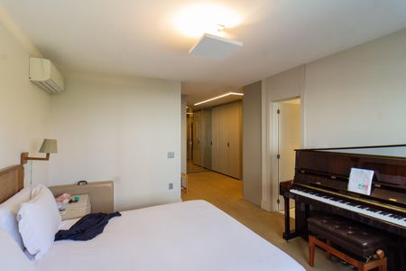 Apartamento à venda com 283m², 3 quartos e 3 vagas Apartamento à venda com 283m², 3 quartos e 3 vagasSuíte master