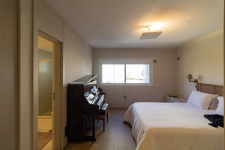 Apartamento à venda com 283m², 3 quartos e 3 vagas Apartamento à venda com 283m², 3 quartos e 3 vagasSuíte master