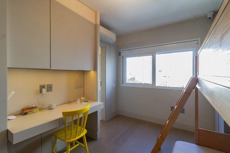 Apartamento à venda com 283m², 3 quartos e 3 vagas Apartamento à venda com 283m², 3 quartos e 3 vagasSuíte 2