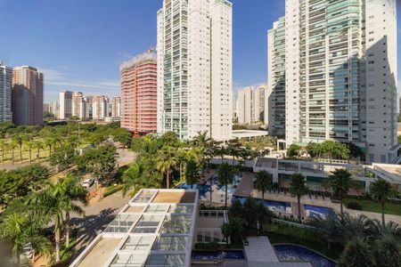Apartamento à venda com 283m², 3 quartos e 3 vagas Apartamento à venda com 283m², 3 quartos e 3 vagasEscritório - vista