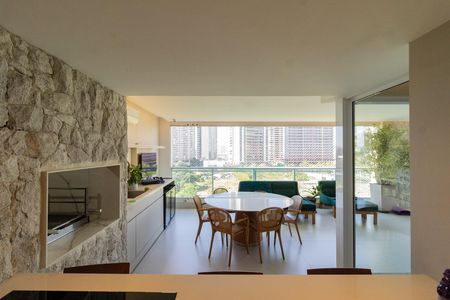Apartamento à venda com 283m², 3 quartos e 3 vagas Apartamento à venda com 283m², 3 quartos e 3 vagasVaranda gourmet