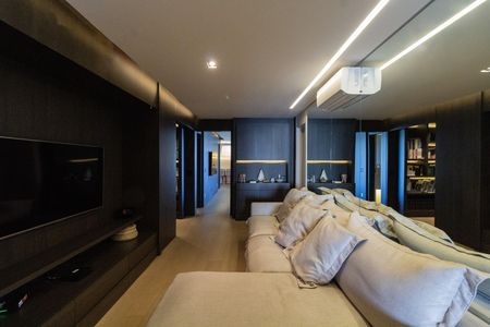Apartamento à venda com 283m², 3 quartos e 3 vagas Apartamento à venda com 283m², 3 quartos e 3 vagasSala de TV