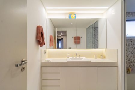 Apartamento à venda com 283m², 3 quartos e 3 vagas Apartamento à venda com 283m², 3 quartos e 3 vagasSuíte master
