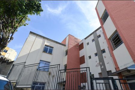 Casa para alugar com 84m², 4 quartos e 1 vaga Casa para alugar com 84m², 4 quartos e 1 vagaFachada