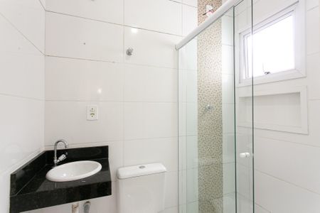 Casa de condomínio para alugar com 80m², 2 quartos e 1 vaga Casa de condomínio para alugar com 80m², 2 quartos e 1 vagaBanheiro da Suíte 2