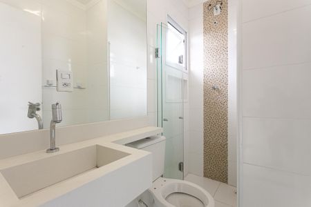 Casa de condomínio para alugar com 80m², 2 quartos e 1 vaga Casa de condomínio para alugar com 80m², 2 quartos e 1 vagaBanheiro da Suíte 1