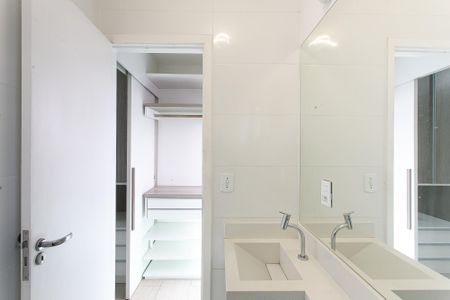 Casa de condomínio para alugar com 80m², 2 quartos e 1 vaga Casa de condomínio para alugar com 80m², 2 quartos e 1 vagaBanheiro da Suíte 1