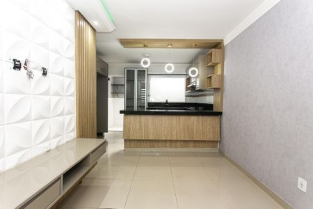 Sala de casa de condomínio para alugar com 2 quartos, 80m² em Itaquera, São Paulo