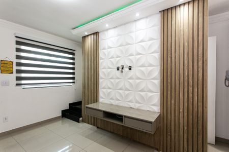 Sala de casa de condomínio para alugar com 2 quartos, 80m² em Itaquera, São Paulo