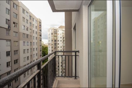 Apartamento para alugar com 45m², 2 quartos e sem vaga Apartamento para alugar com 45m², 2 quartos e sem vagaSala - Sacada