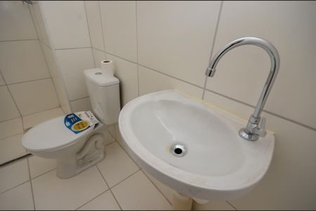 Apartamento para alugar com 45m², 2 quartos e sem vaga Apartamento para alugar com 45m², 2 quartos e sem vagaBanheiro