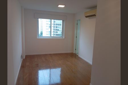 Apartamento para alugar com 130m², 3 quartos e 2 vagas Apartamento para alugar com 130m², 3 quartos e 2 vagasQuarto