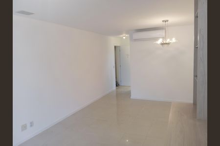 Sala de apartamento para alugar com 3 quartos, 130m² em Barra da Tijuca, Rio de Janeiro