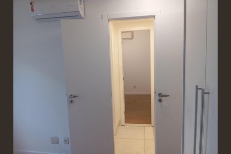 Apartamento para alugar com 130m², 3 quartos e 2 vagas Apartamento para alugar com 130m², 3 quartos e 2 vagasCorredor