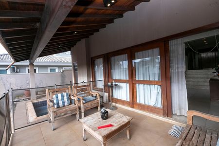 Casa de condomínio para alugar com 420m², 4 quartos e 3 vagas Casa de condomínio para alugar com 420m², 4 quartos e 3 vagasÁREA EXTERNA