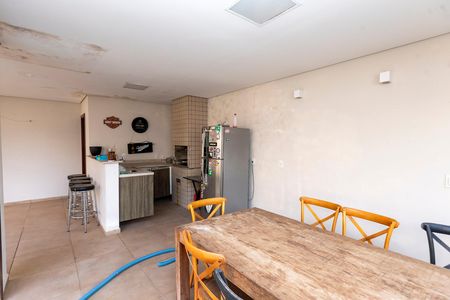 Casa de condomínio para alugar com 420m², 4 quartos e 3 vagas Casa de condomínio para alugar com 420m², 4 quartos e 3 vagasÁREA EXTERNA