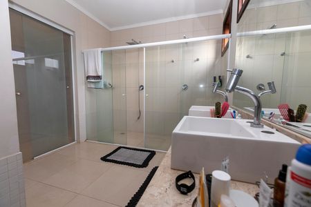 Casa de condomínio para alugar com 420m², 4 quartos e 3 vagas Casa de condomínio para alugar com 420m², 4 quartos e 3 vagasBANHEIRO SUITE MASTER
