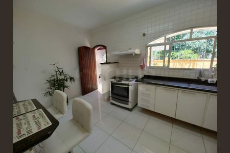 Casa à venda com 4 quartos, 256m² em Vila Santa Catarina, São Paulo
