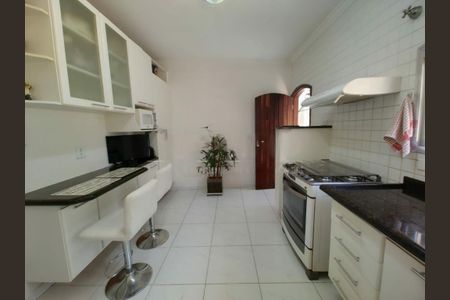 Casa à venda com 4 quartos, 256m² em Vila Santa Catarina, São Paulo