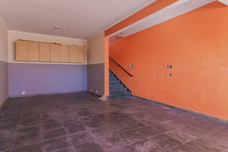 Casa para alugar com 160m², 2 quartos e 5 vagas Casa para alugar com 160m², 2 quartos e 5 vagasGaragem