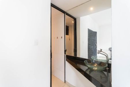 Banheiro de kitnet/studio para alugar com 1 quarto, 38m² em Tijuca, Rio de Janeiro